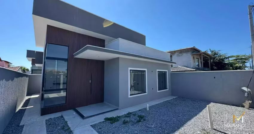Vendo maravilhosa casa com 3 dormitórios na enseada em rio das ostras
