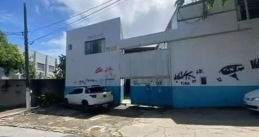 Vendo excelente galpão com 1000 mt no alto do cajueiro em macaé