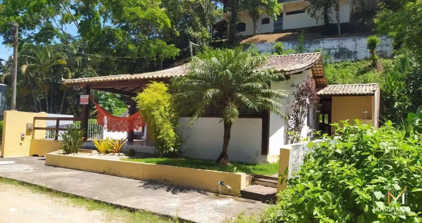 Vendo maravilhosa casa com 3 dormitórios no bosque beira rio em rio das ostras
