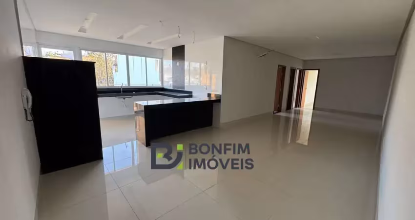Apartamento novo com aprox. 140m²,  sol da manhã e 02 vagas de garagem!