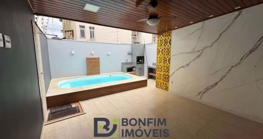 Casa com piscina aquecida e área gourmet completa no bairro grã-duquesa