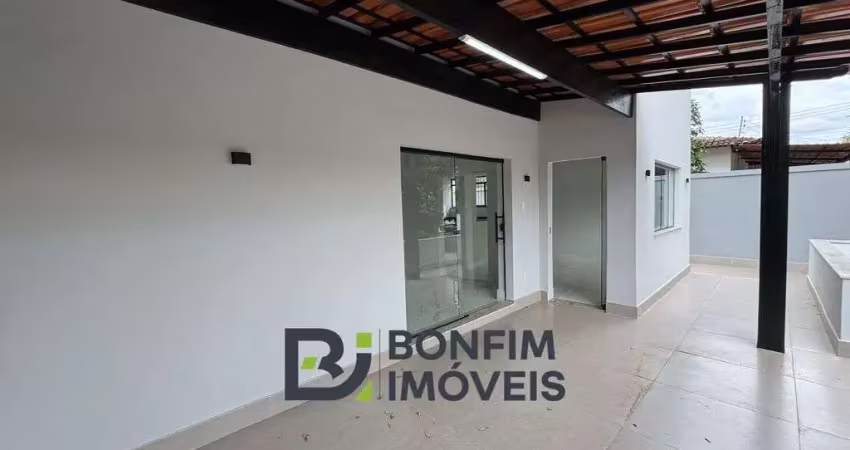 Casa reformada com 5 quartos e terraço no vila bretas!