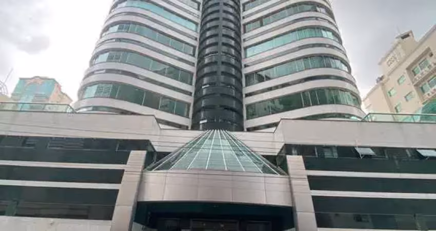 Apartamento com 3 quartos à venda na Rua 280, 138, Meia Praia, Itapema