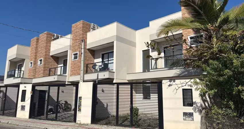 Casa com 3 quartos à venda na Rua João Vandelino Guerreiro, Balneário Perequê, Porto Belo