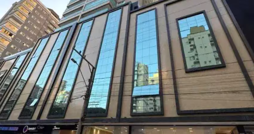 Apartamento com 3 quartos à venda na Rua 254, 400, Meia Praia, Itapema