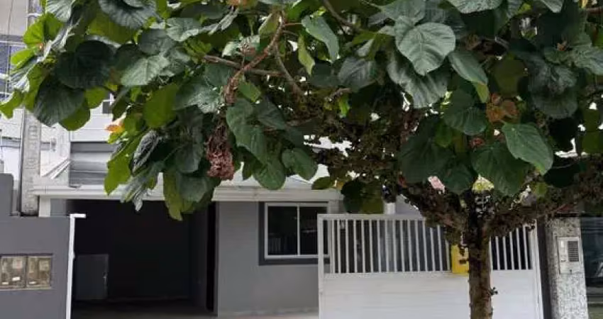 Casa com 4 quartos à venda na Rua 292, Meia Praia, Itapema
