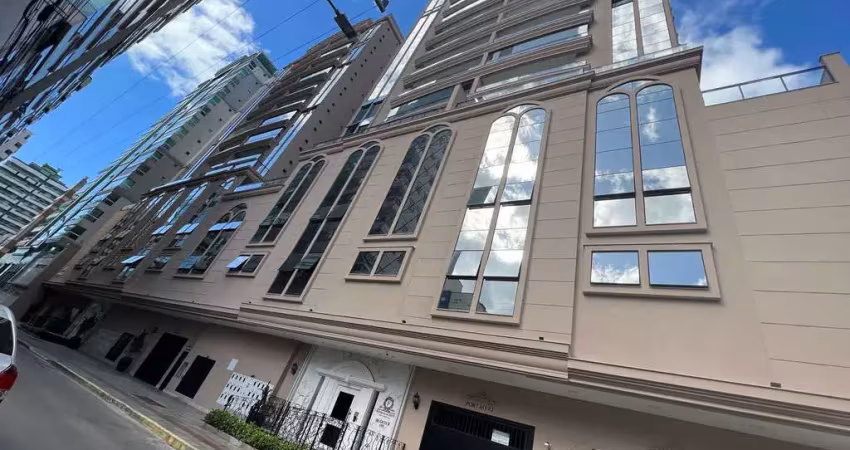 Apartamento com 4 quartos à venda na Rua 216, Meia Praia, Itapema