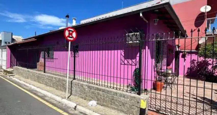 Casa com 3 quartos à venda na Rua Amazonas, 240, Estados, Balneário Camboriú