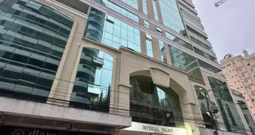 Apartamento com 5 quartos à venda na Rua 246, 125, Meia Praia, Itapema