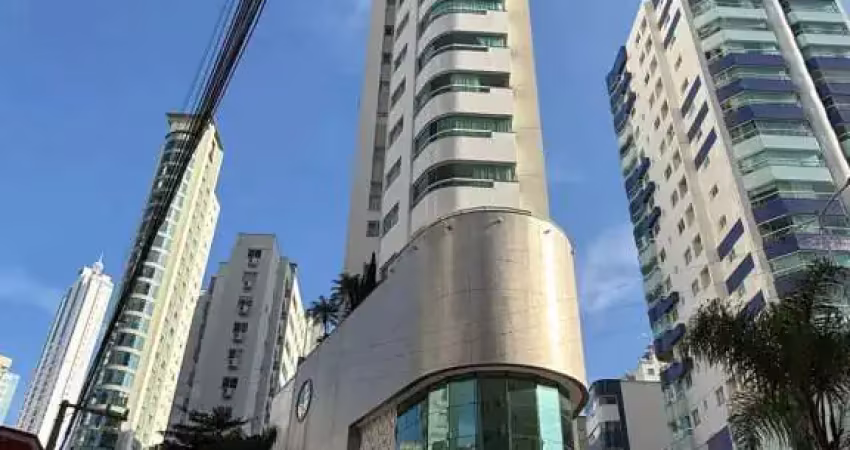 Apartamento com 3 quartos à venda na Rua 3614, 10, Centro, Balneário Camboriú