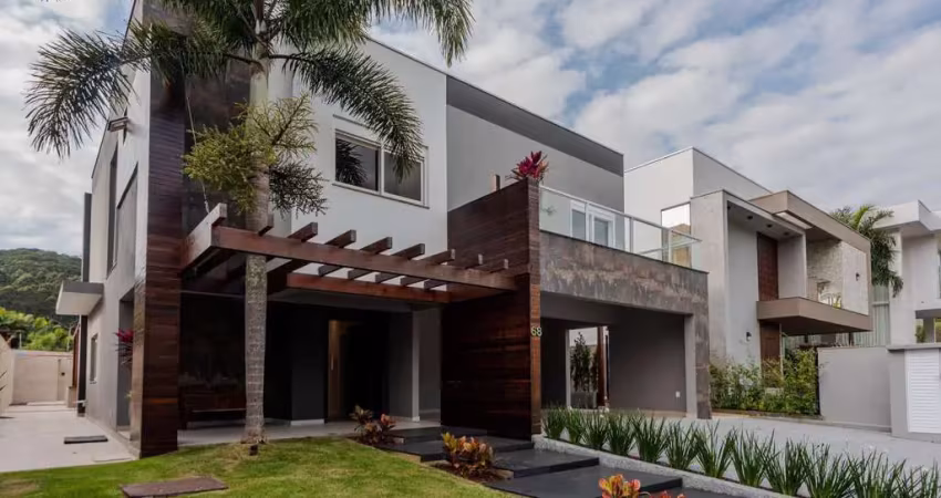Casa com 4 quartos à venda na Avenida das Arapongas, 1265, Ariribá, Balneário Camboriú