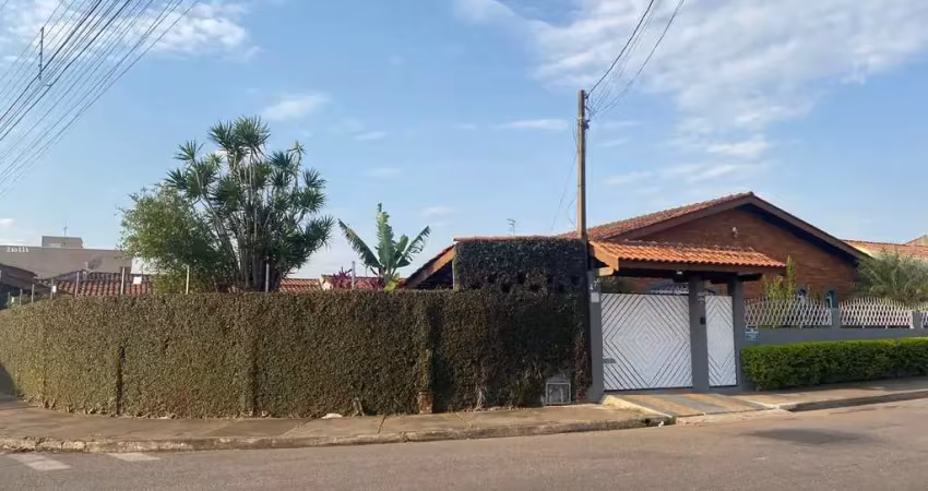 Casa para locação em atibaia, alvinópolis, 3 dormitórios, 1 suíte, 2 banheiros, 4 vagas