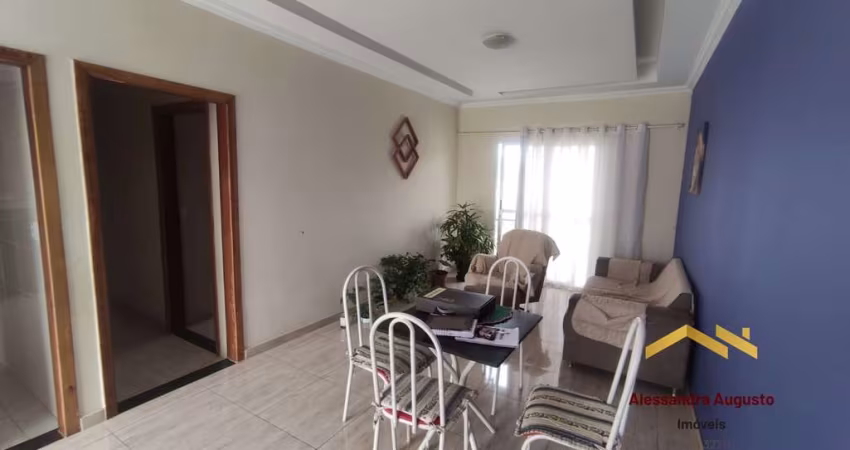 Casa  Padrão com Lojas Comerciais