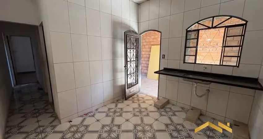 Casa com 2 quartos à venda na Rua Milton Dias de Almeida, Monte Carlo, Santa Luzia