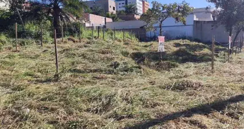 Terreno à venda na Avenida Itamar Soares Viana, Novo Centro, Santa Luzia