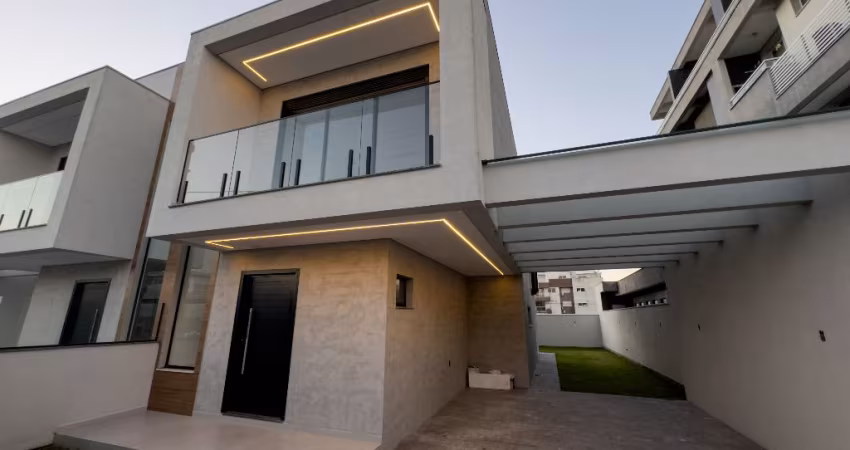 Sobrado Luxuoso em Área Nobre com 3 Suítes