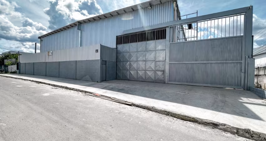 Galpão Industrial de 886m² com Escritório e vagas de garagem no Novo Aleixo