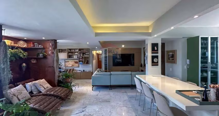 Apartamento com 4 Quartos , 150m², sala ampla e suíte com hidromassagem!