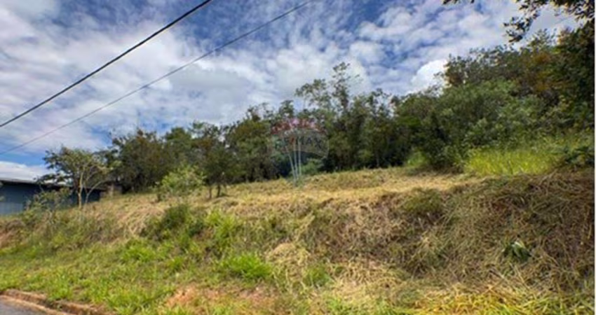 Excelente lote em condomínio em Rio Acima