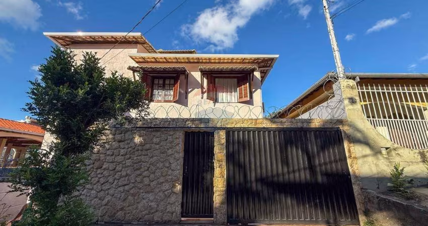 Casa no bairro Cariocas em Nova Lima