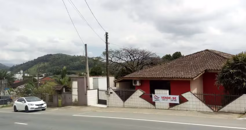 Casa comercial com 1 sala à venda na Barra do Rio Cerro, Jaraguá do Sul 