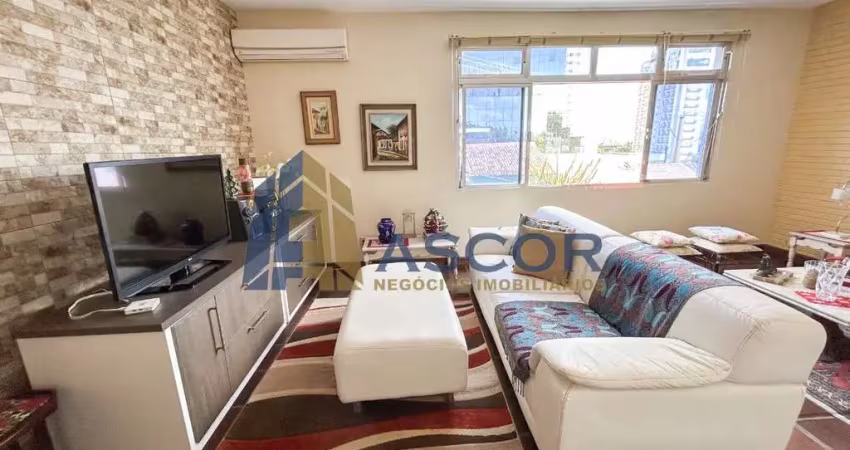 Apartamento com 4 quartos para alugar na Rua Hoepcke, --, Centro, Florianópolis