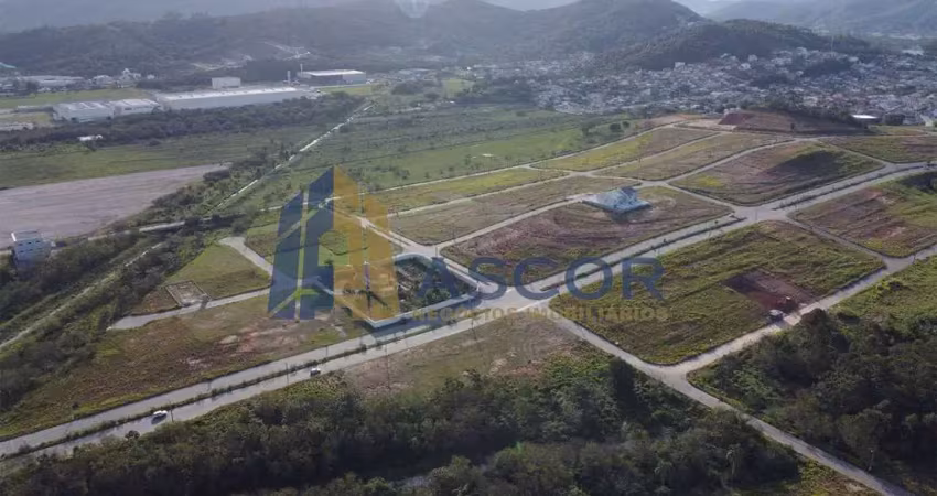 Terreno à venda na Avenida Leoberto Leal, --, Barreiros, São José