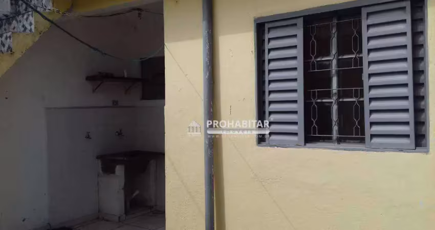 Vendo ótima casa na região do jardim cliper com 2 quartos, sala, cozinha, banheiro, 1 vaga de garagem, quintal, edícula com banheiro e lavanderia.