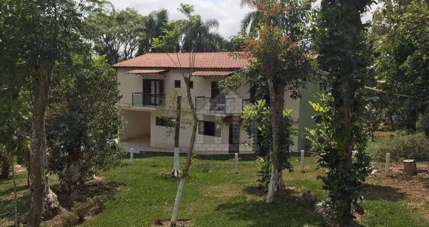 Chácara com 3 quartos à venda no Bororé