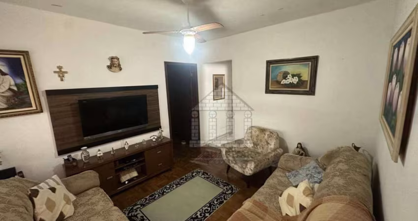 Casa com 3 dormitórios à venda na Cidade Dutra