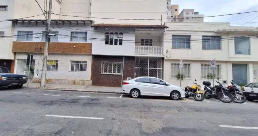 Casa com 179 metros quadrados para venda com 4 quartos em São Mateus - Juiz de Fora / MG