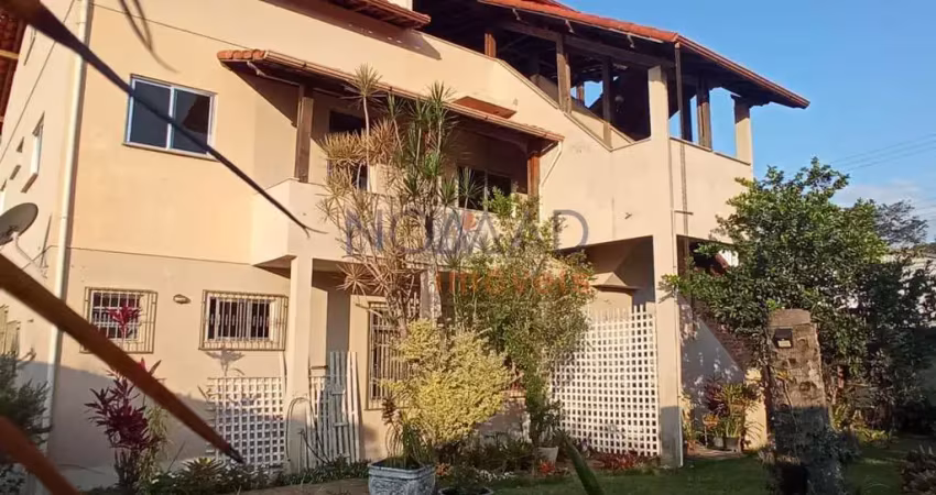 Casa a venda bairro santa maria linear e bom um jardim.