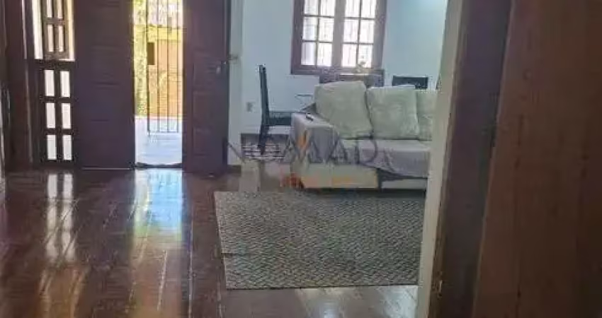 Casa com 3 quartos à venda na Rua Lygia Lucas Kamil, Santa Isabel, Juiz de Fora
