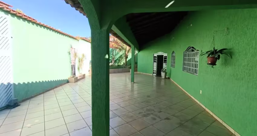 Casa 04 quartos escriturada colonia agricola samambaia rua misericordia