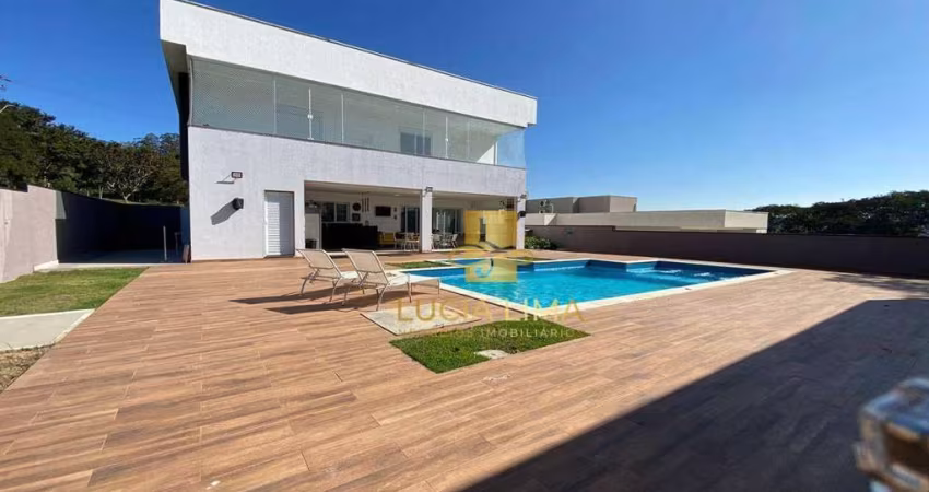 Sobrado IMPONENTE com PISCINA,  5 SUÍTES à venda, 680 m² por R$ 2.500.000 - Tapanhão - Jambeiro/SP