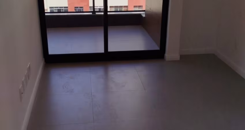 Excelente 1/4 sala no Edf Oscar Santana