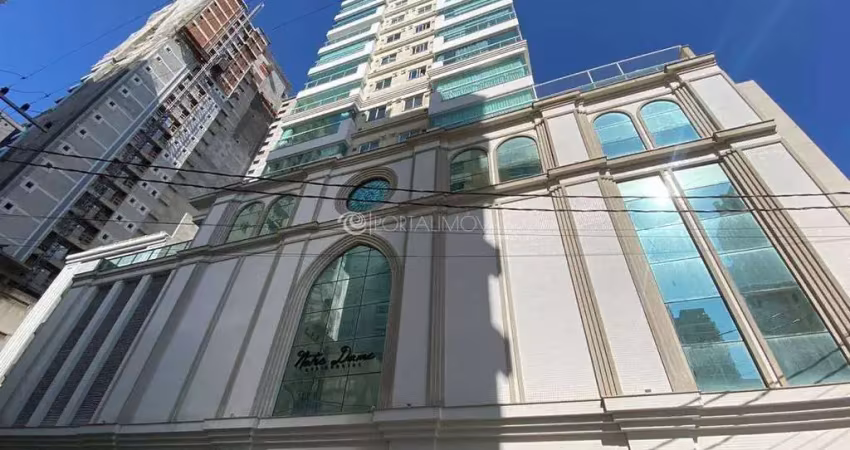 Luxo mobiliado em meia praia: 3 suítes com acabamento de alto padrão!