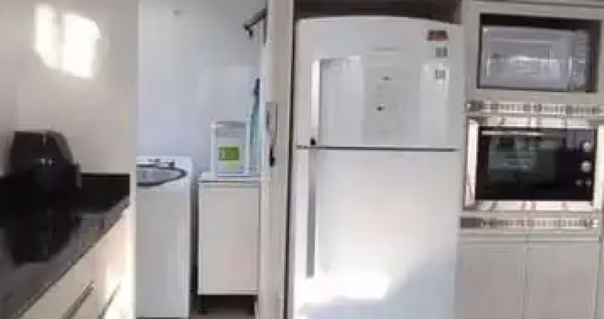 Apartamento semi mobiliado com 2 dormitórios e churrasqueira em meia praia