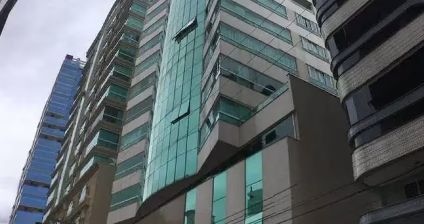 4 suítes, vista mar, apto grande, 3 vagas com área de lazer completa!!