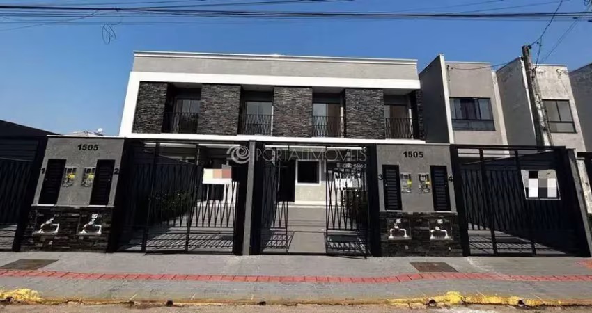 Geminado moderno com 2 suítes e garagem para 2 veículos em itapema