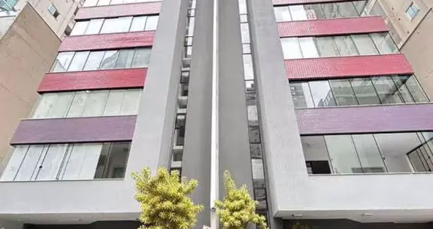 Seu novo lar na praia: apartamento semimobiliado com 3 dormitórios à venda em meia praia