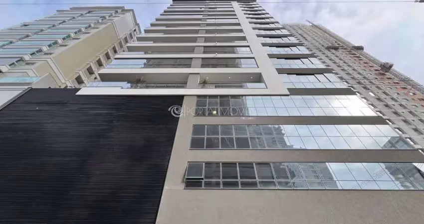 Alto padrão frente avenida – 4 suítes e 180m² no coração da meia praia