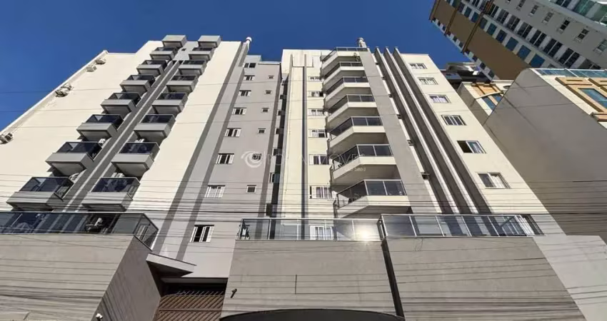 Espaço e conforto: apto com 4 quartos e churrasqueira em meia praia, itapema