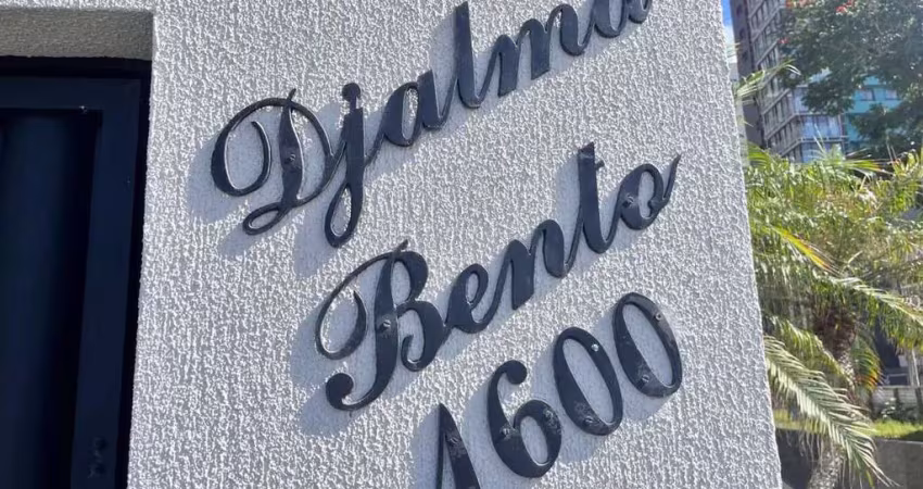 Apartamento com vista mar no centro de itapema – 2 dormitórios com sacada e churrasqueira