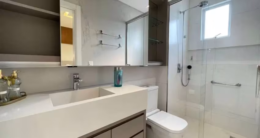 Luxuosa cobertura duplex com 5 suítes e vista para o mar no residencial las vegas, itapema sc