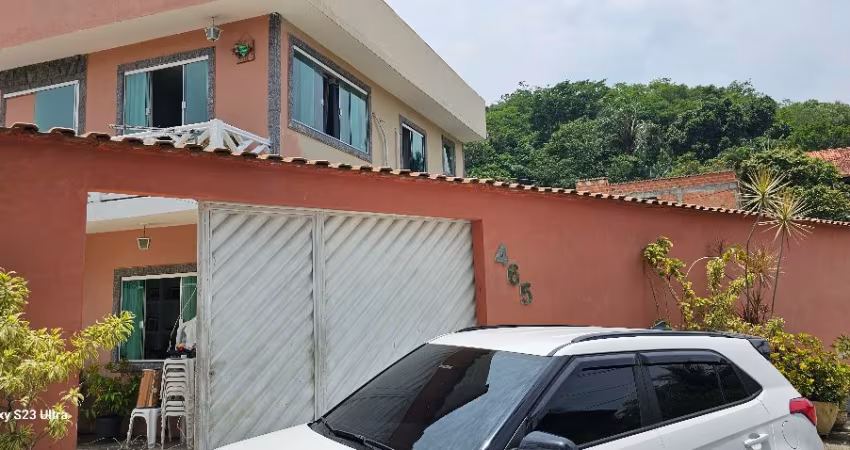Excelente casa dúplex na estrada da Cachamorra,  em Campo Grande localizada no Rio de Janeiro-RJ.