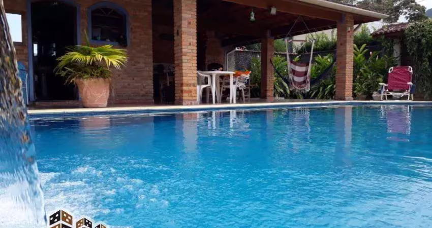 Casa à venda no Massaguaçu, Caraguatatuba 