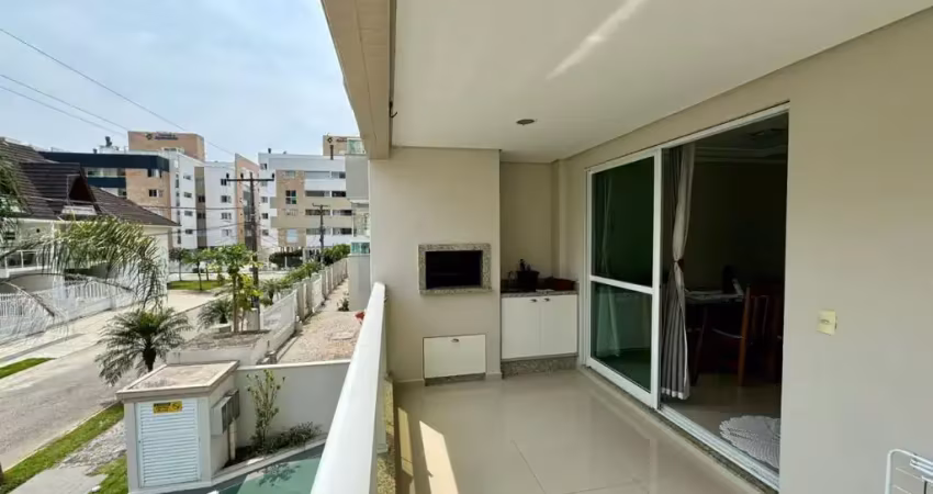 Apartamento com dois quartos na praia de palmas (sacada ampla)