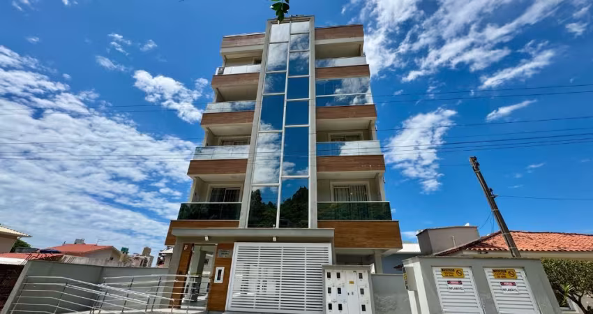 APARTAMENTO COM TRÊS QUARTOS NA PRAIA DE PALMAS