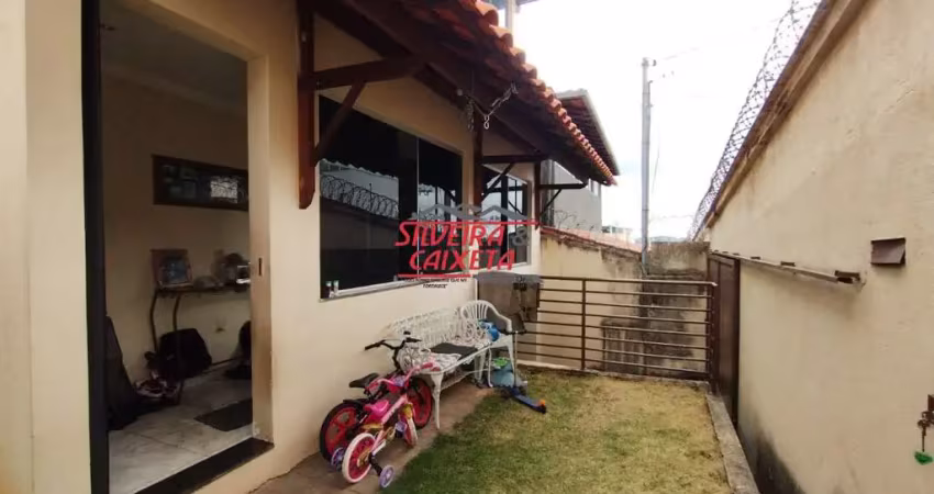 Casa com 3 quartos à venda no Heliópolis, Belo Horizonte 